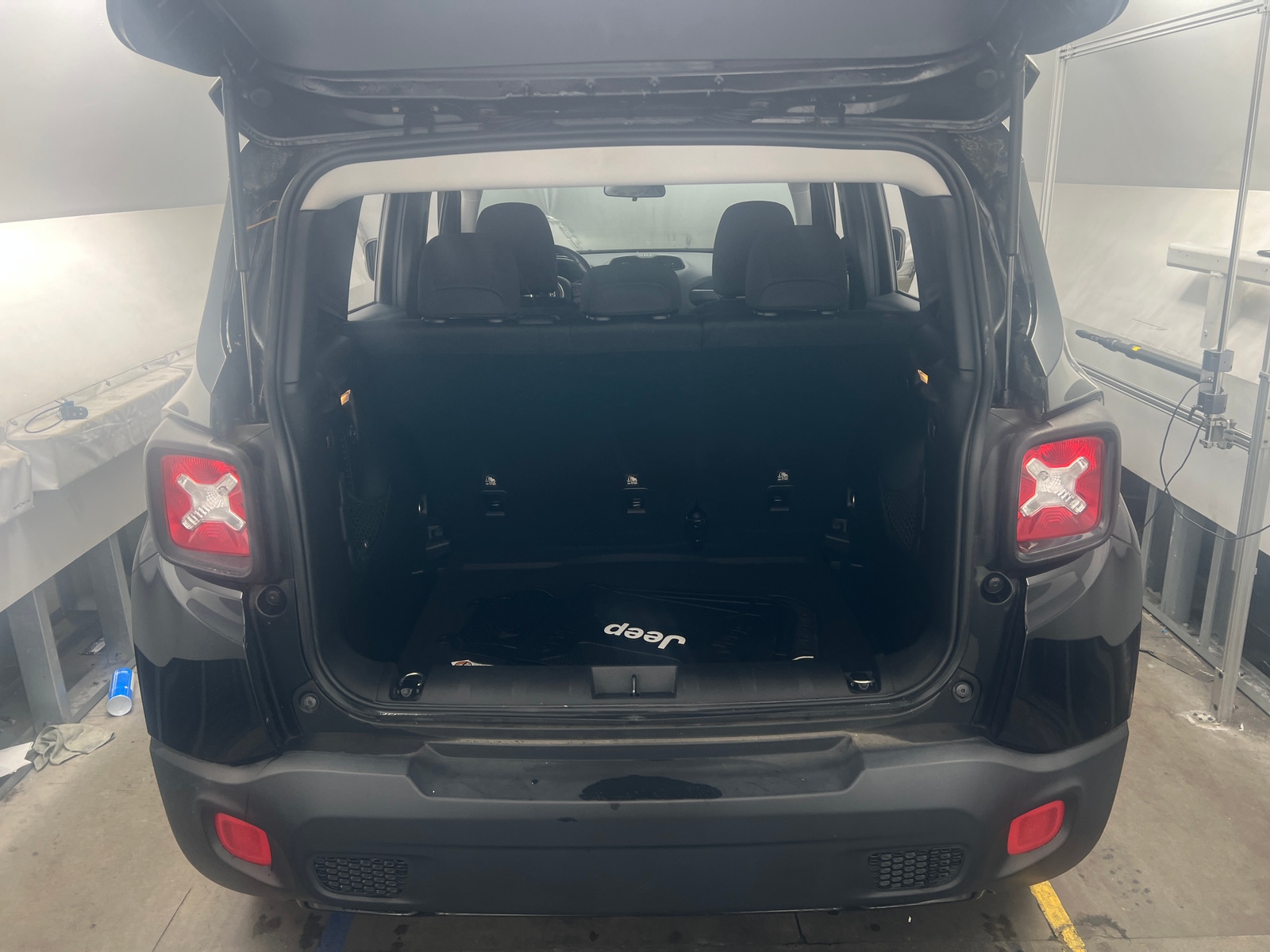 Thumbnail: 2017 Jeep Renegade - 7