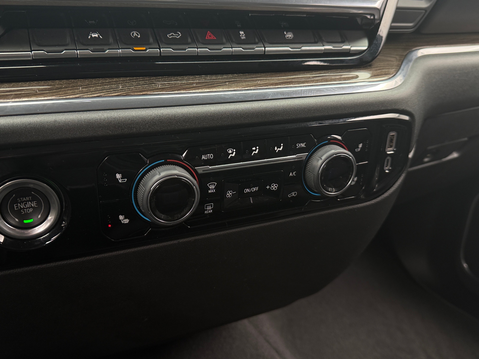 Thumbnail: 2024 Chevrolet Silverado 1500 - 4