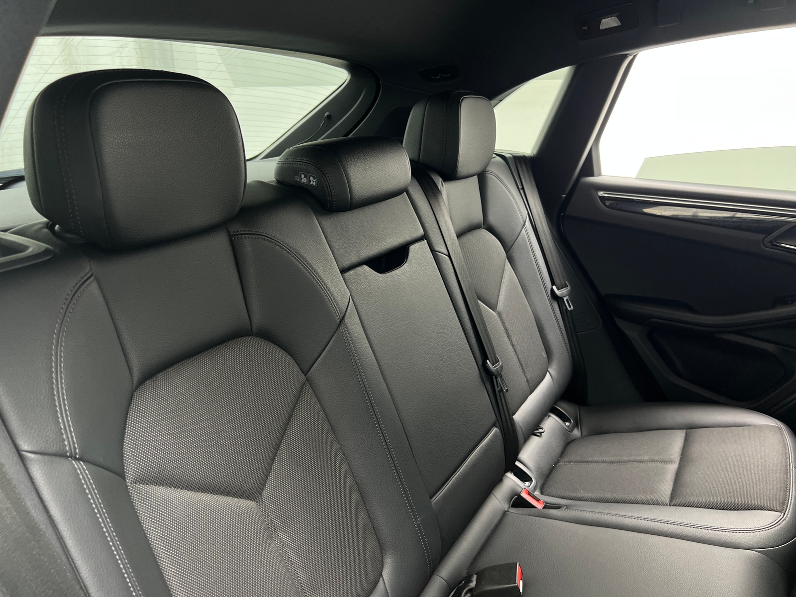 Thumbnail: 2023 Porsche Macan - 5