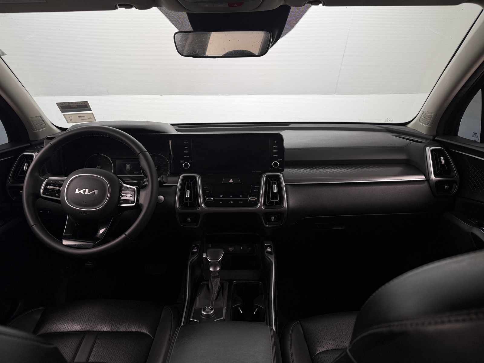 Thumbnail: 2023 Kia Sorento - 2