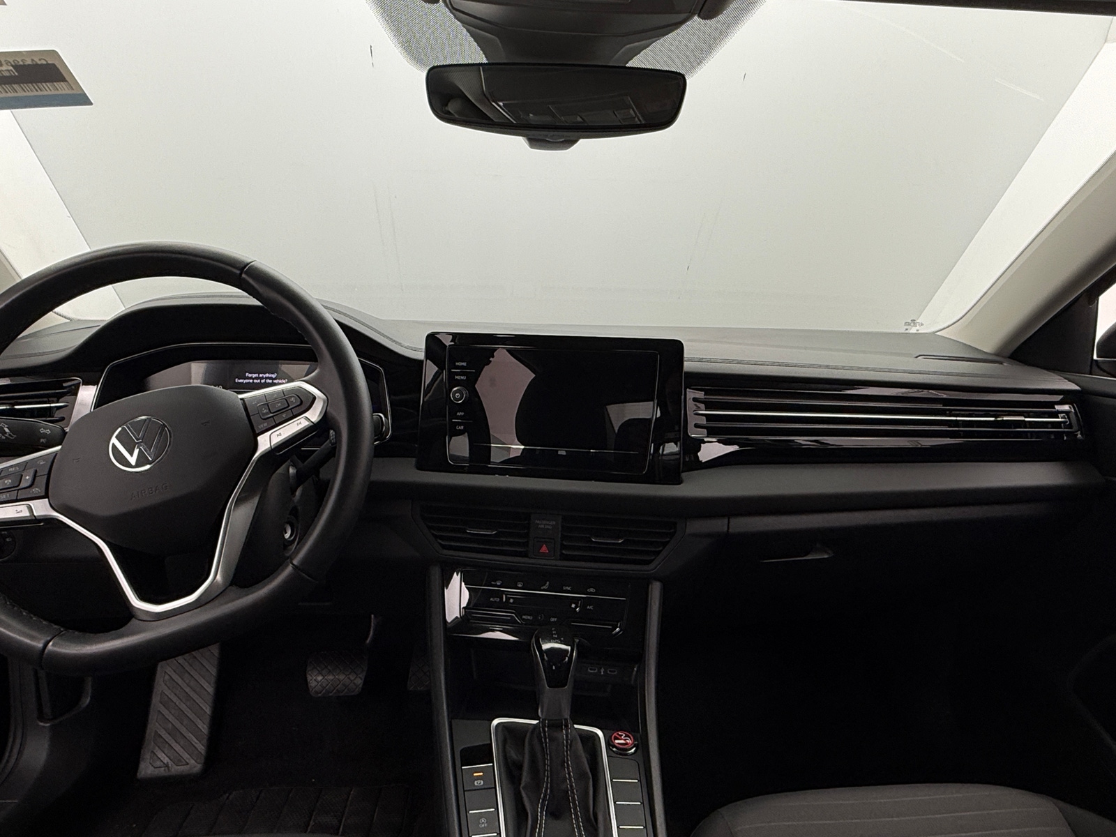 Thumbnail: 2025 Volkswagen Jetta - 3