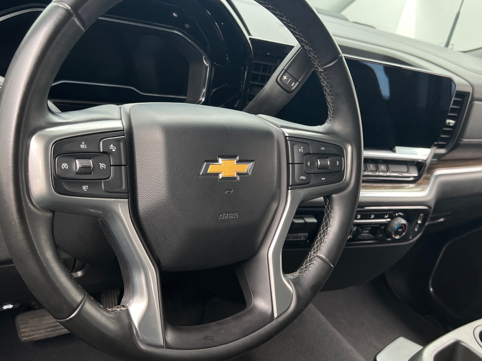 Thumbnail: 2024 Chevrolet Silverado 2500 - 5