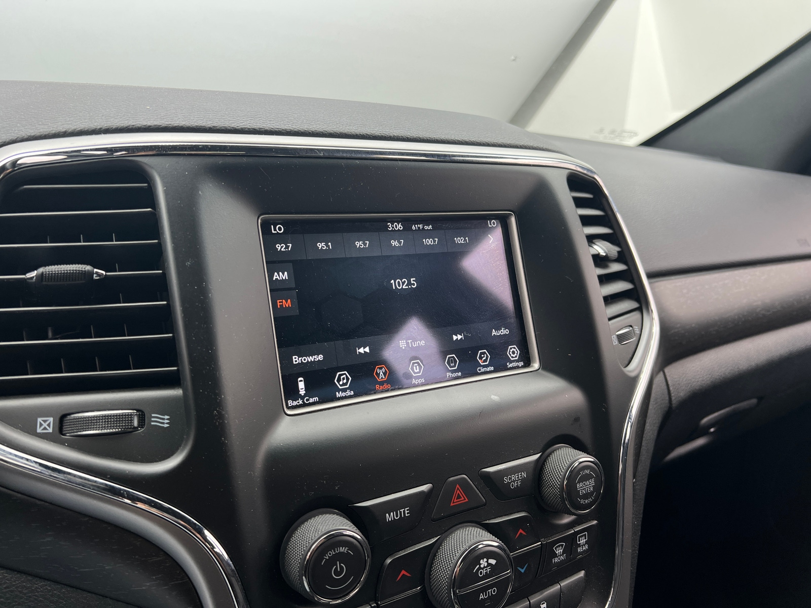 Thumbnail: 2018 Jeep Grand Cherokee - 4