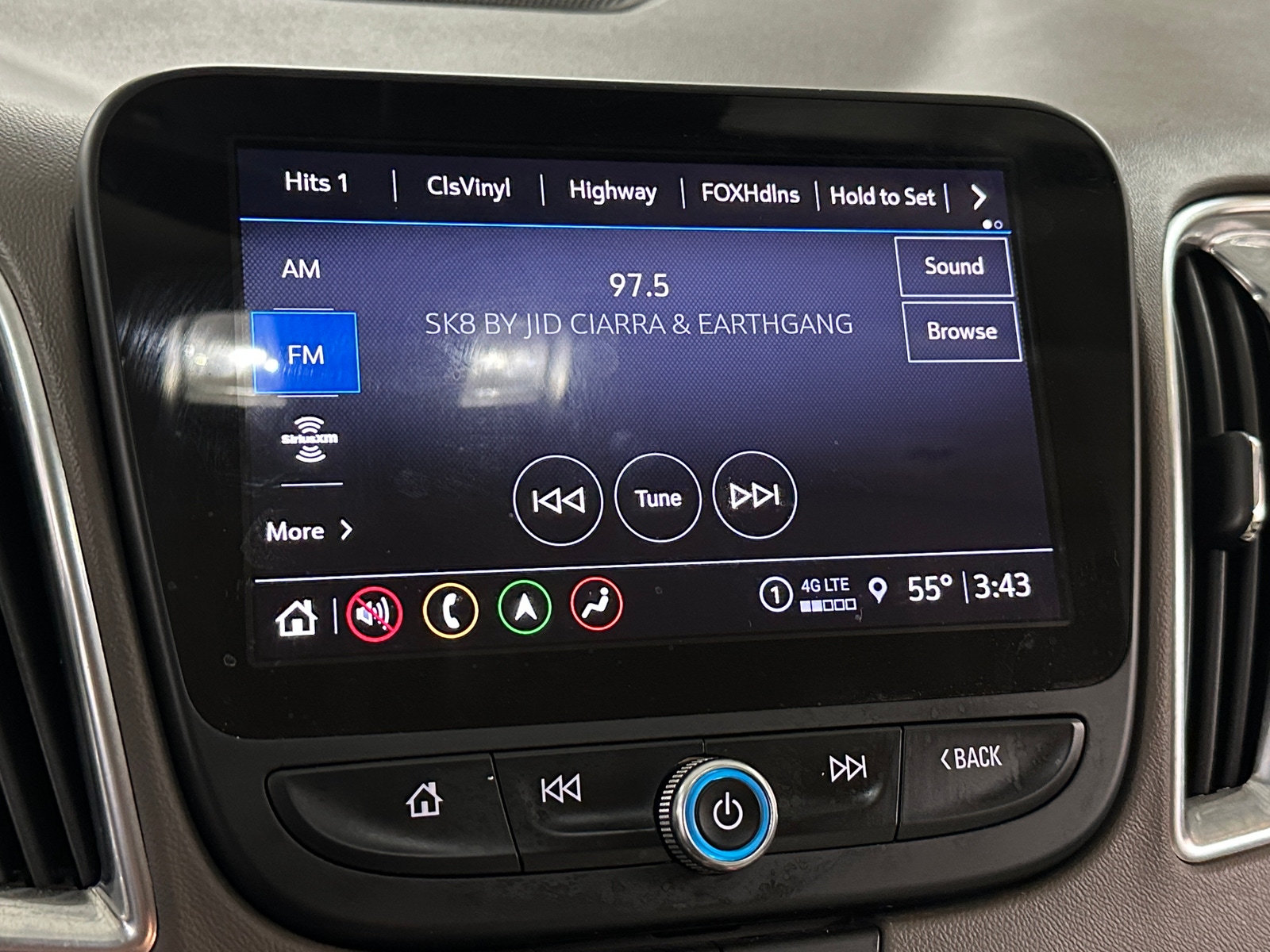 Thumbnail: 2024 Chevrolet Malibu - 3