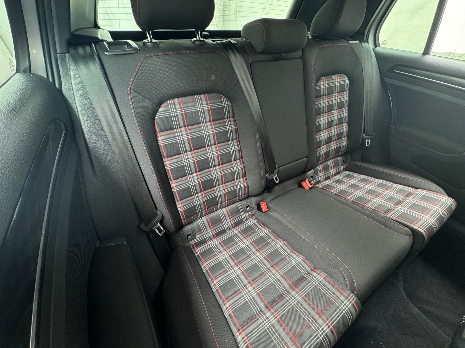 Thumbnail: 2016 Volkswagen Golf - 6