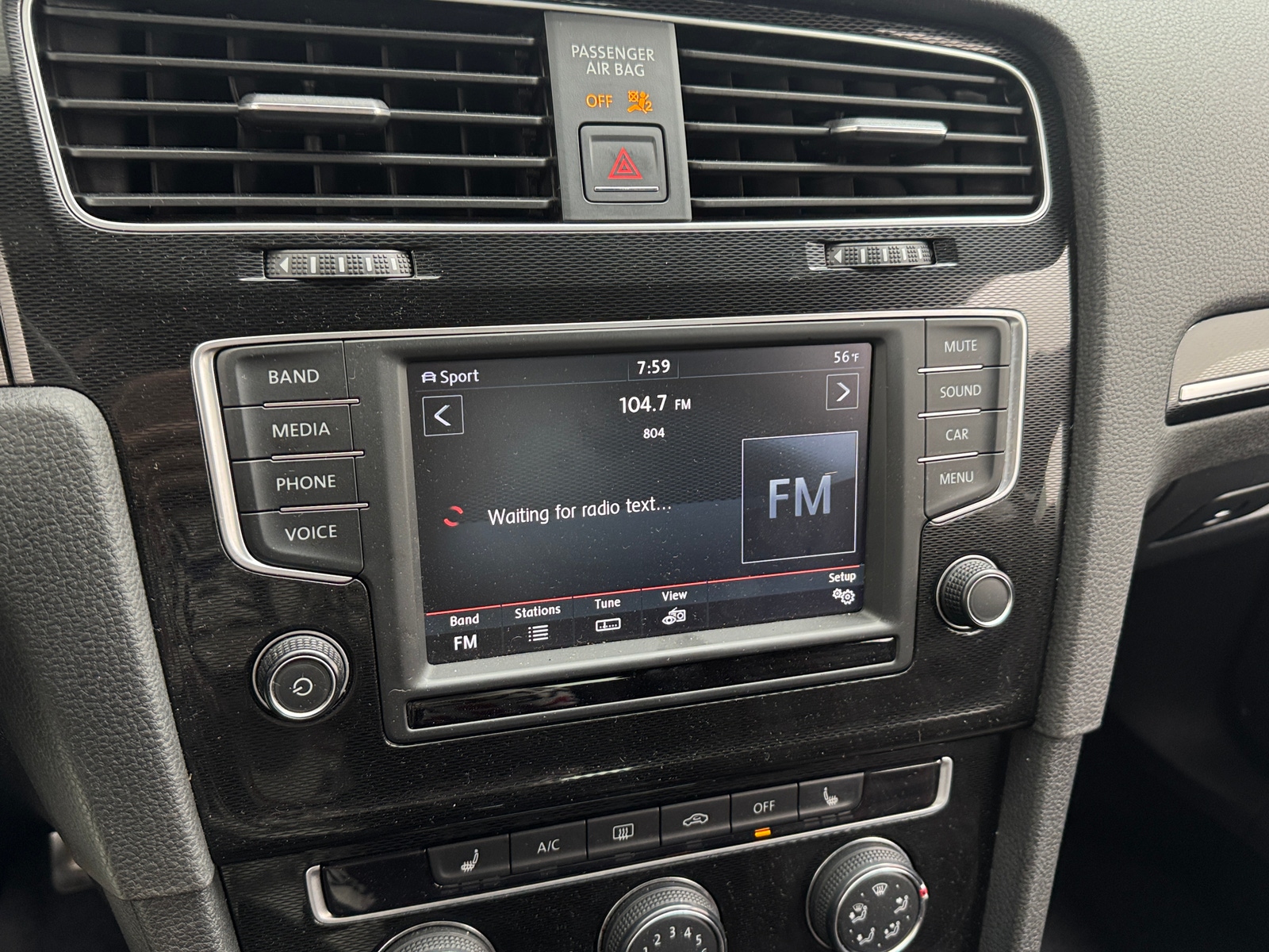 Thumbnail: 2016 Volkswagen Golf - 4