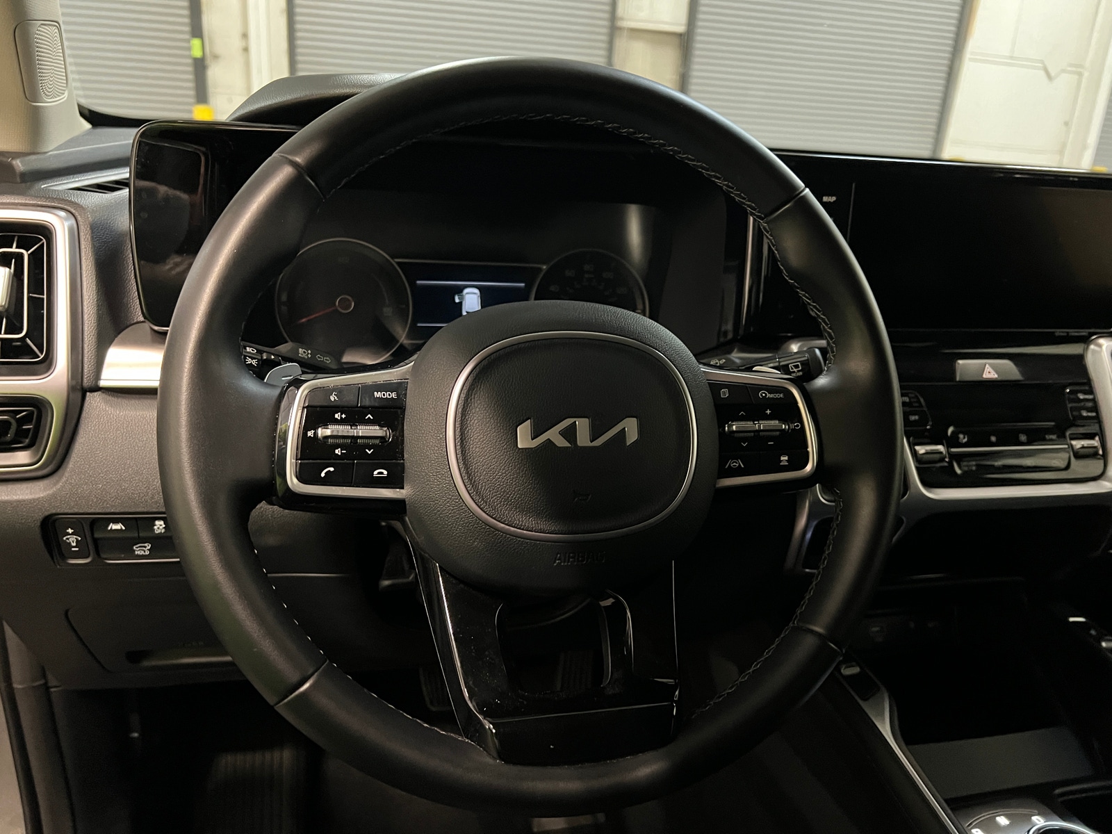 Thumbnail: 2024 Kia Sorento - 4