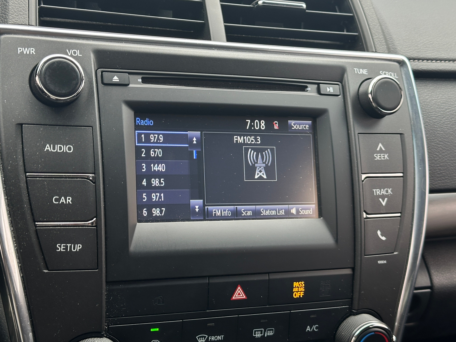 Thumbnail: 2017 Toyota Camry - 4