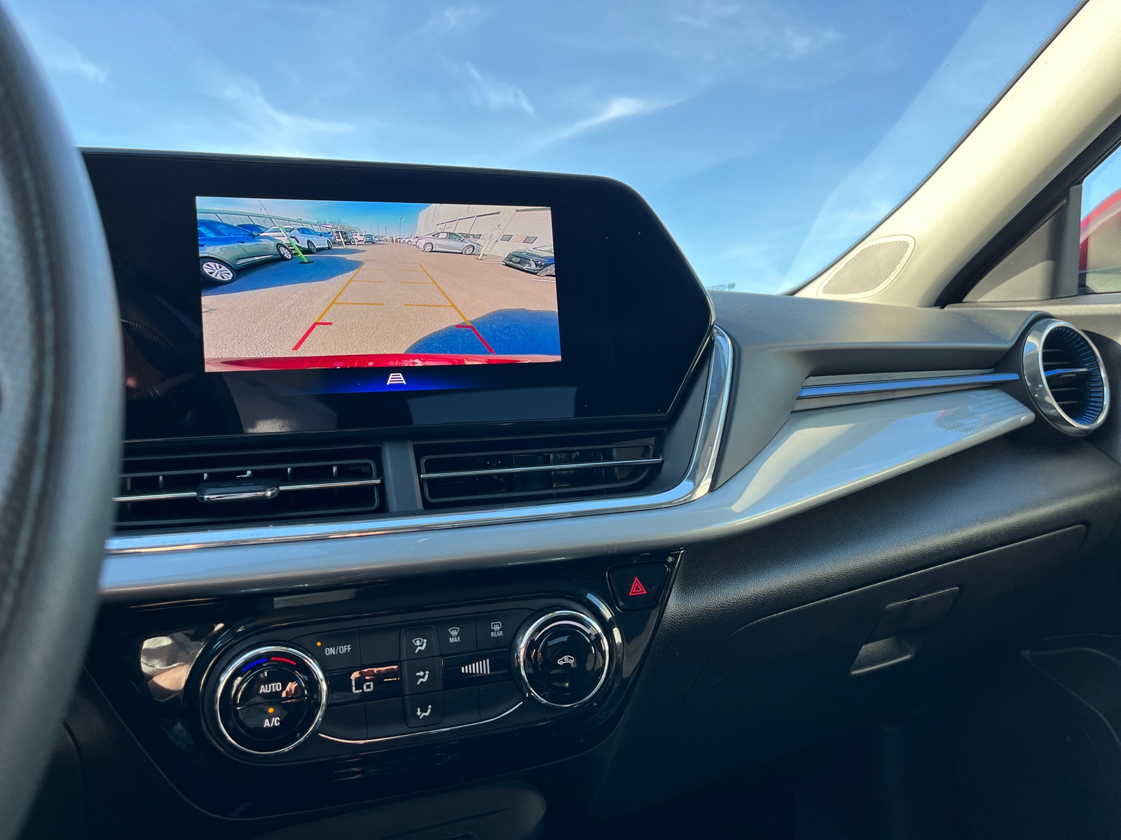 Thumbnail: 2025 Chevrolet Trax - 4