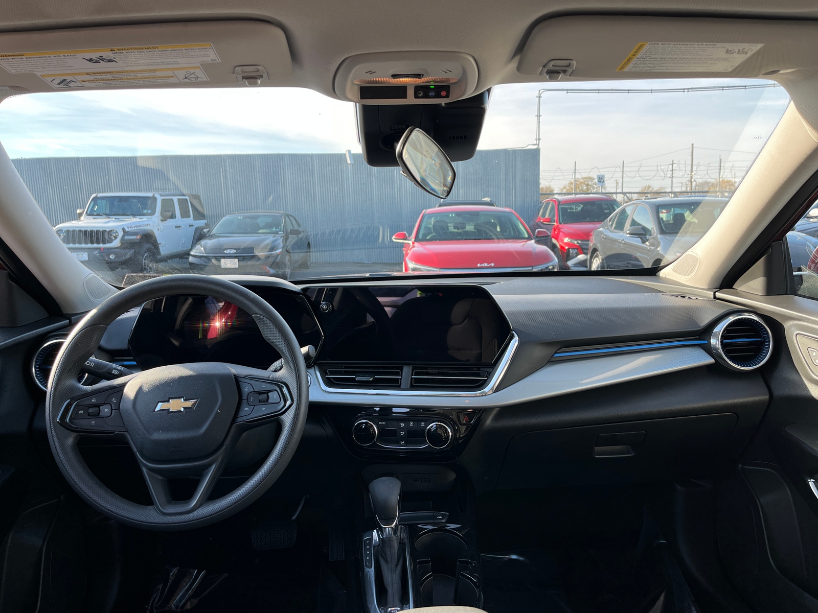 Thumbnail: 2025 Chevrolet Trax - 3