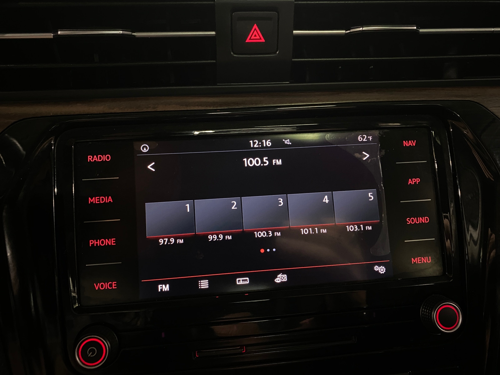 Thumbnail: 2020 Volkswagen Passat - 3