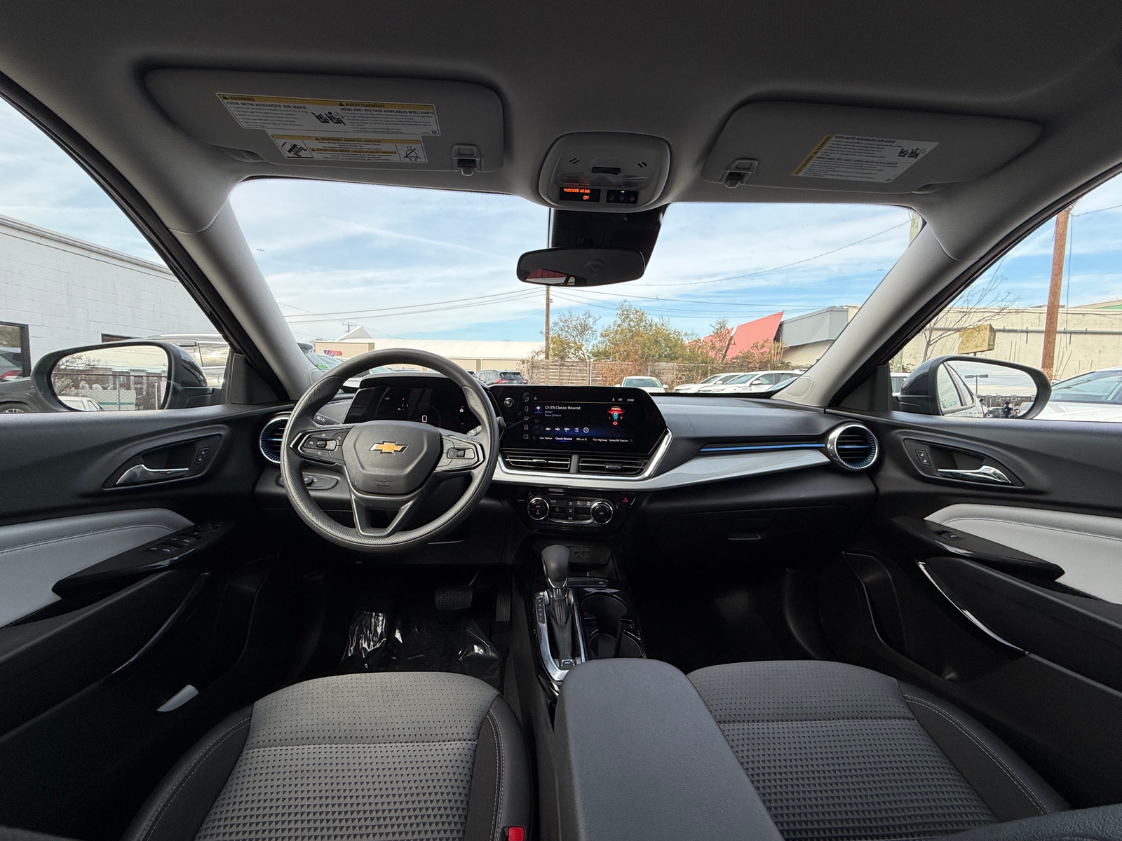 Thumbnail: 2025 Chevrolet Trax - 3