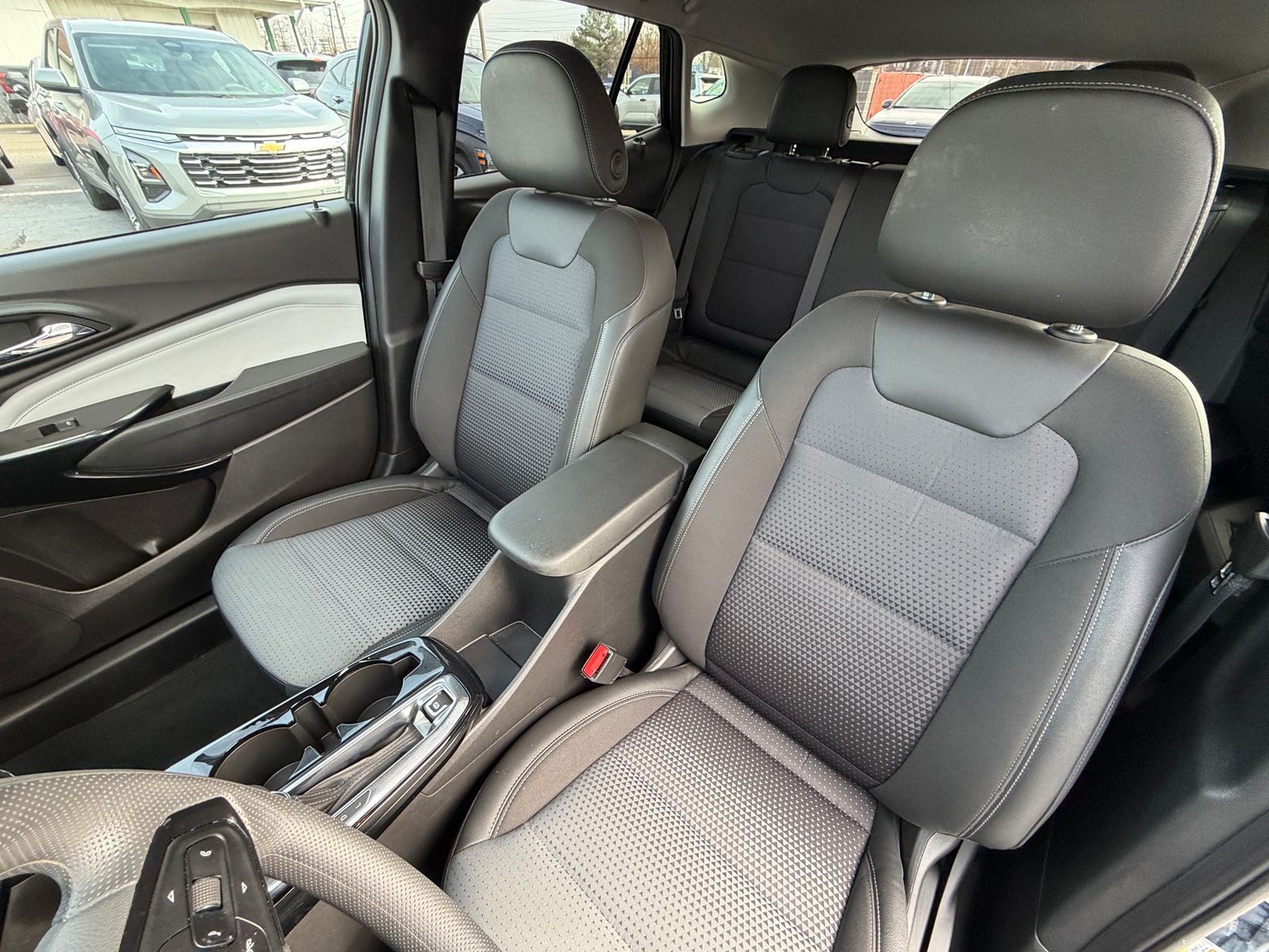 Thumbnail: 2025 Chevrolet Trax - 2