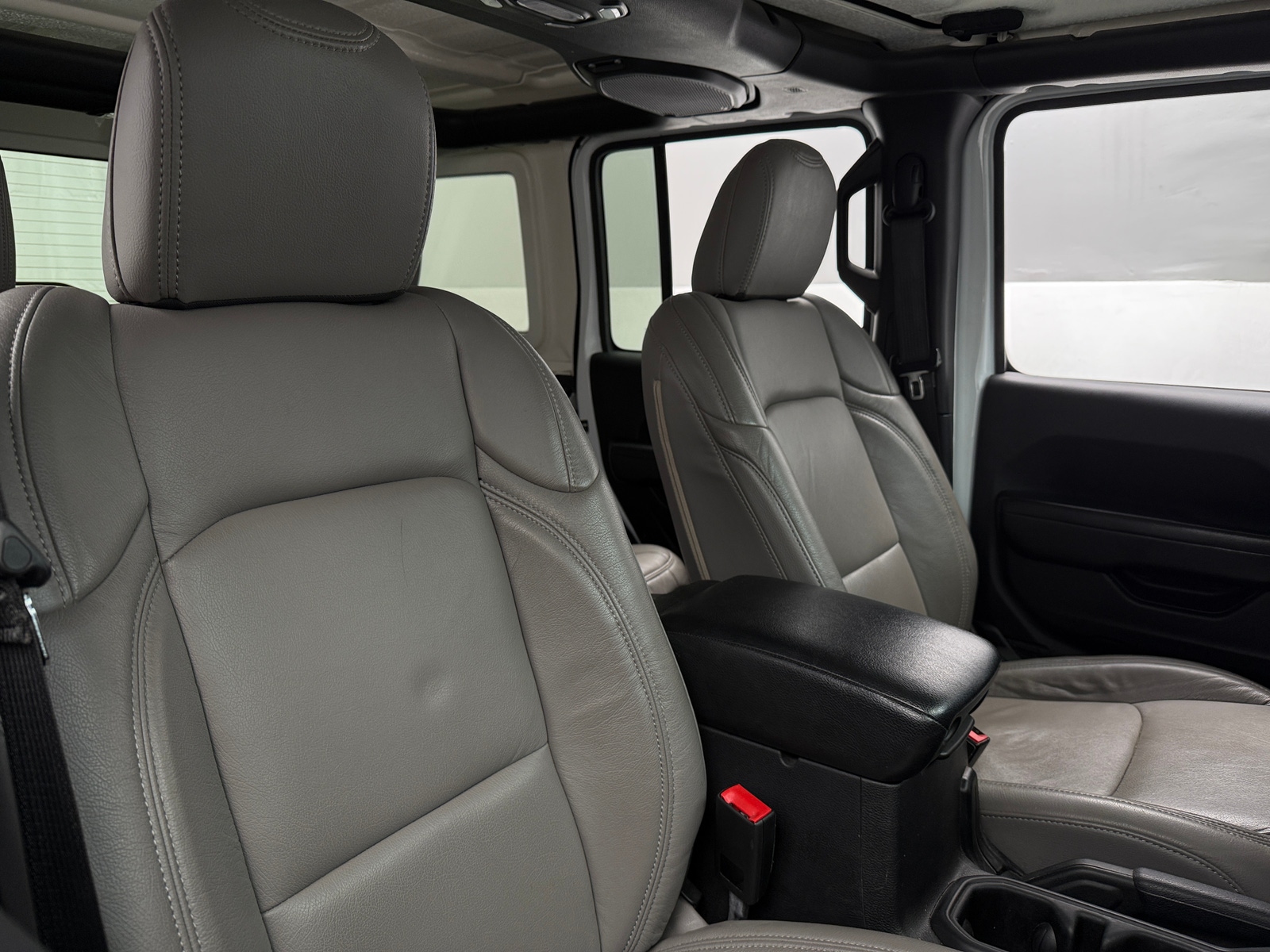 Thumbnail: 2019 Jeep Wrangler - 2