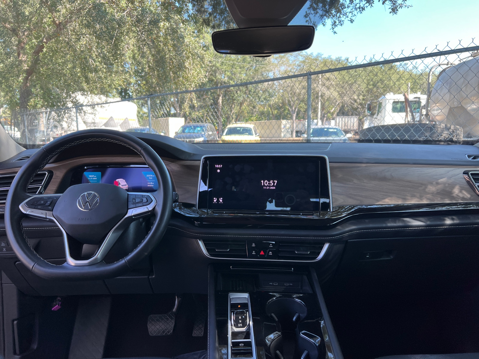 Thumbnail: 2025 Volkswagen Atlas - 3