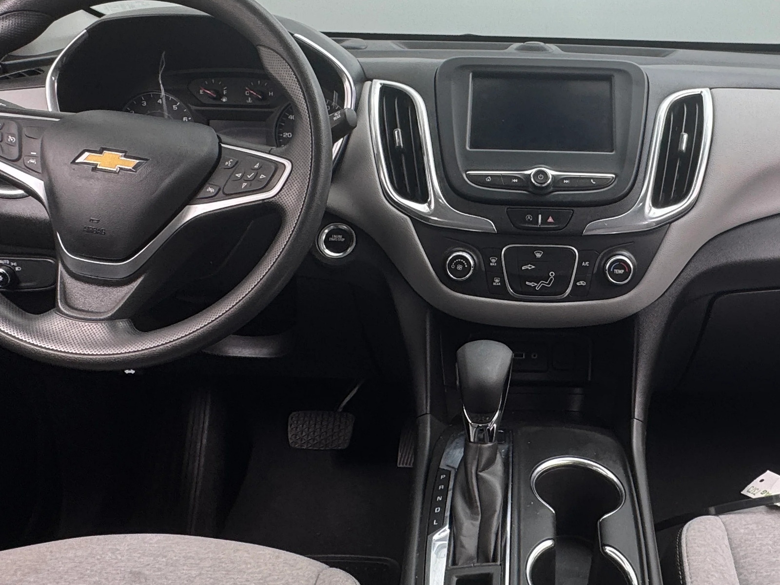 Thumbnail: 2022 Chevrolet Equinox - 3