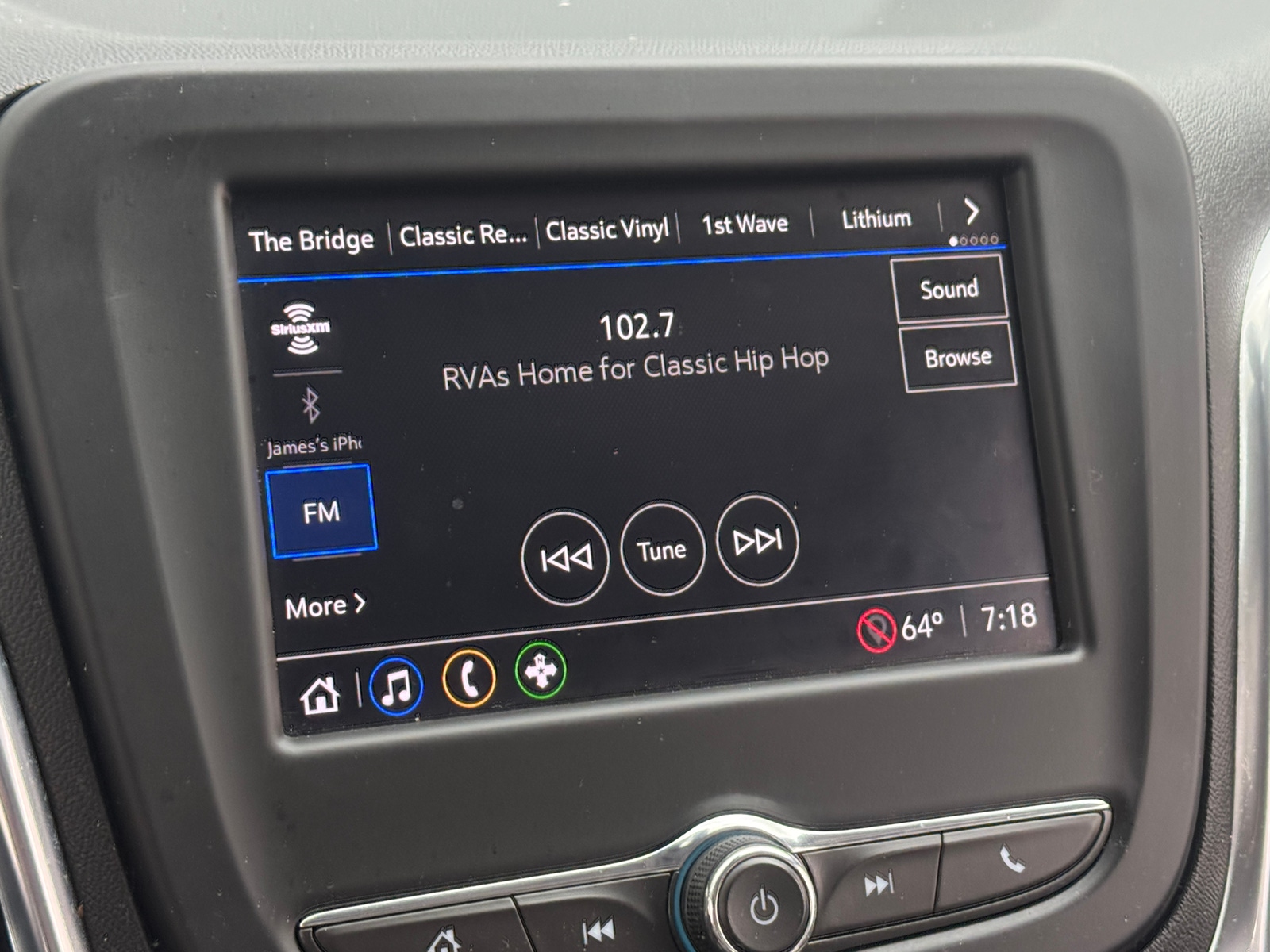 Thumbnail: 2022 Chevrolet Equinox - 4