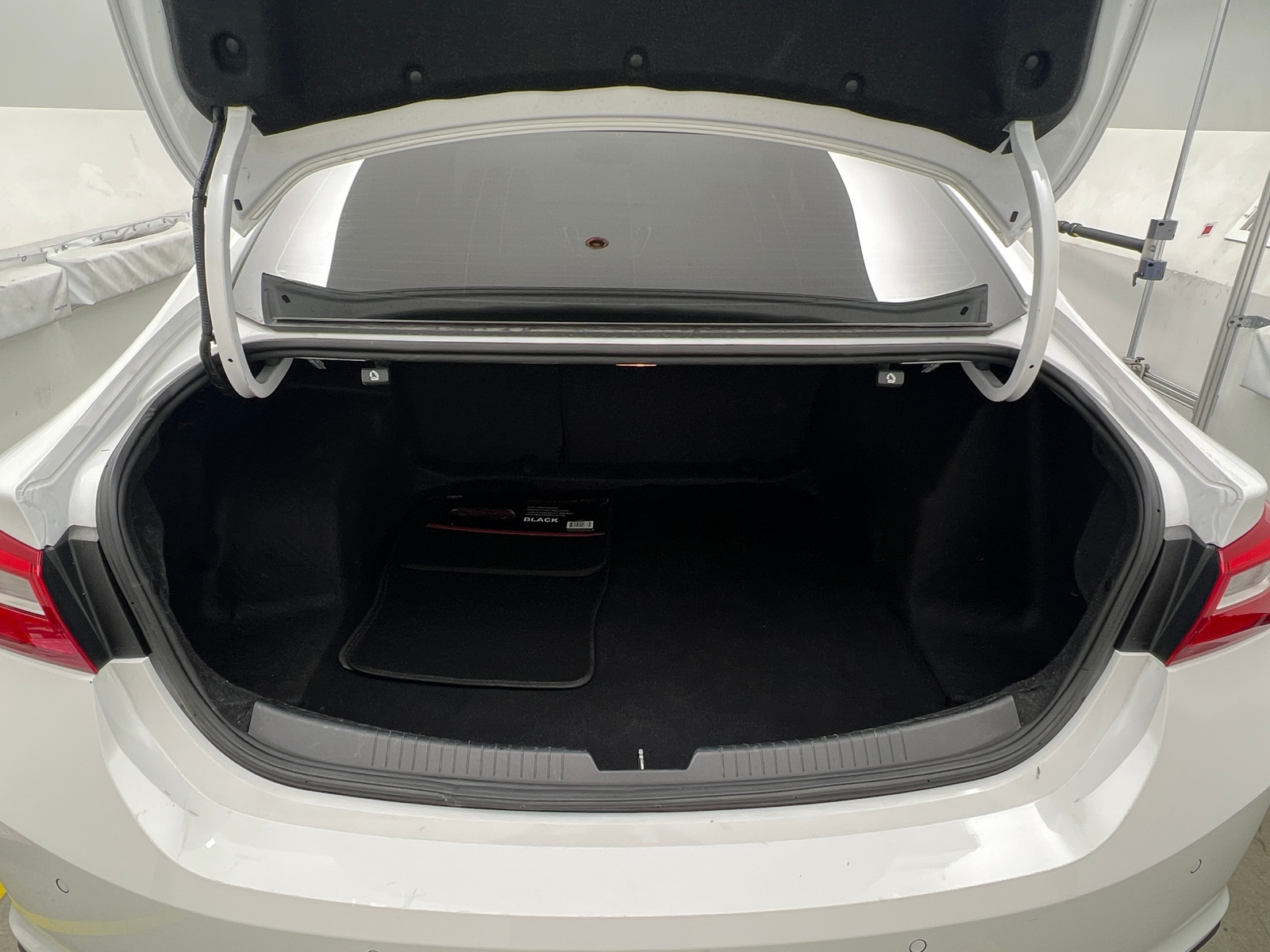 Thumbnail: 2023 Chevrolet Malibu - 7