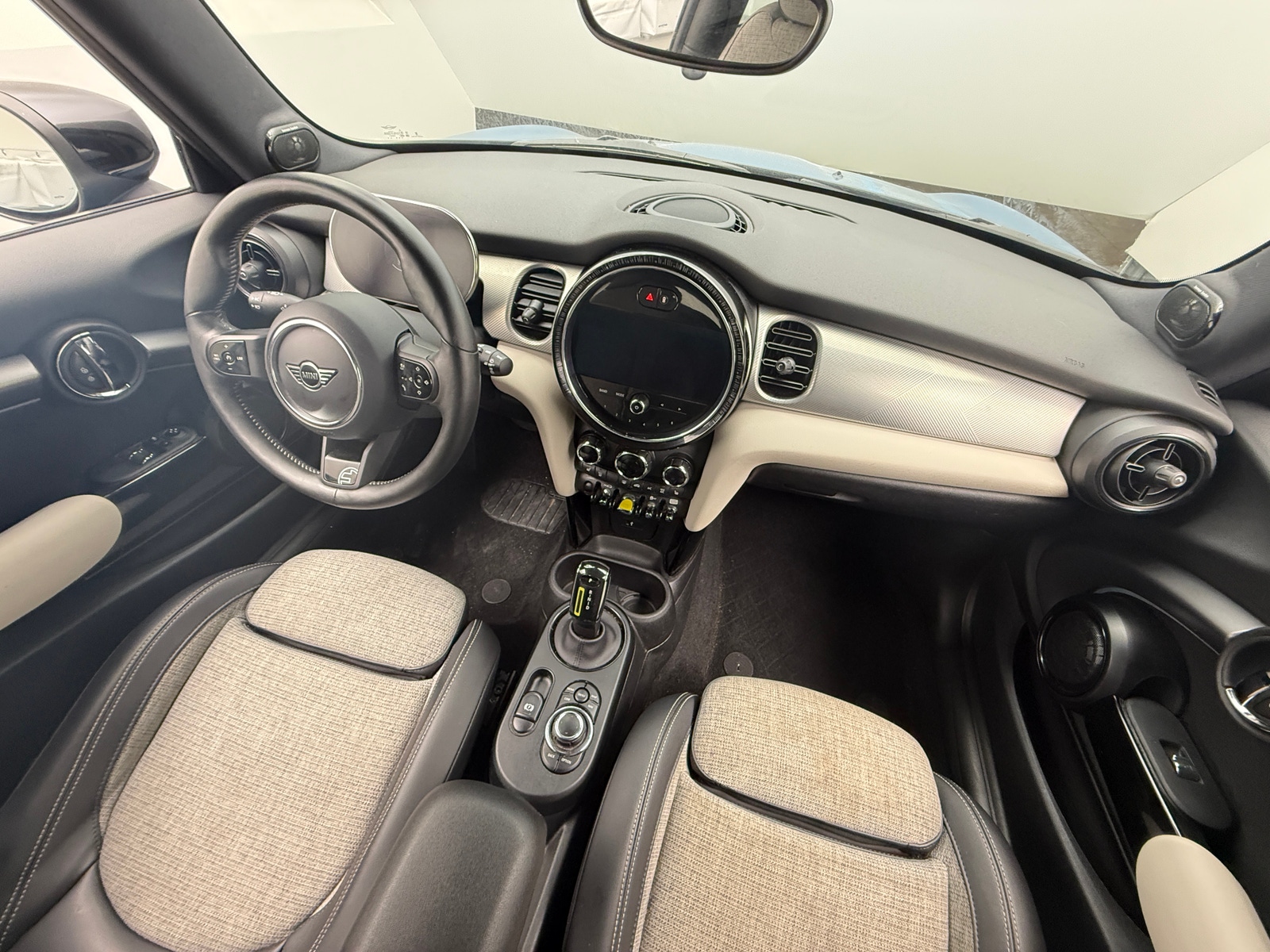 Thumbnail: 2022 MINI Cooper Hardtop - 2