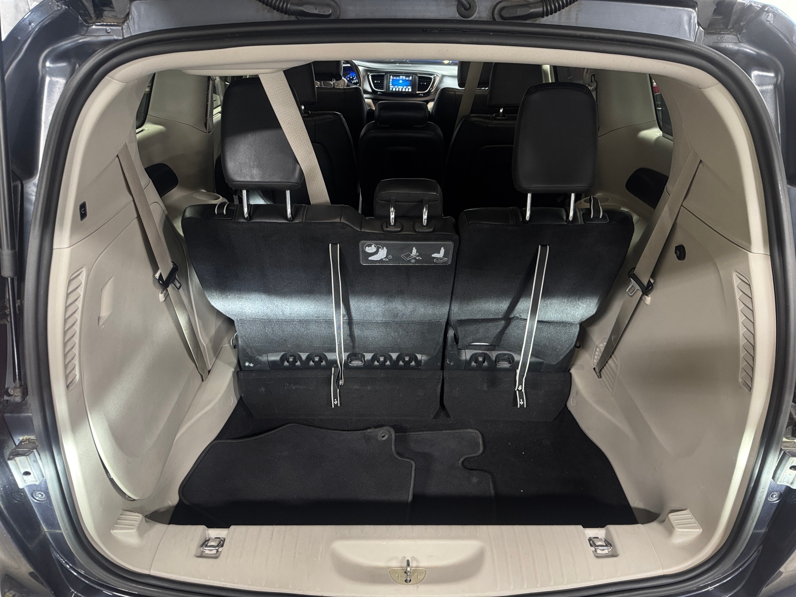 Thumbnail: 2020 Chrysler Pacifica - 6