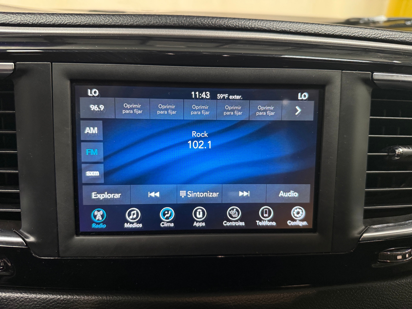 Thumbnail: 2020 Chrysler Pacifica - 3