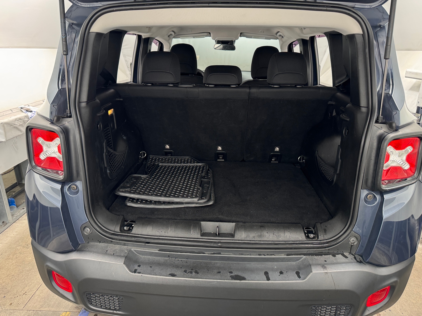 Thumbnail: 2020 Jeep Renegade - 7