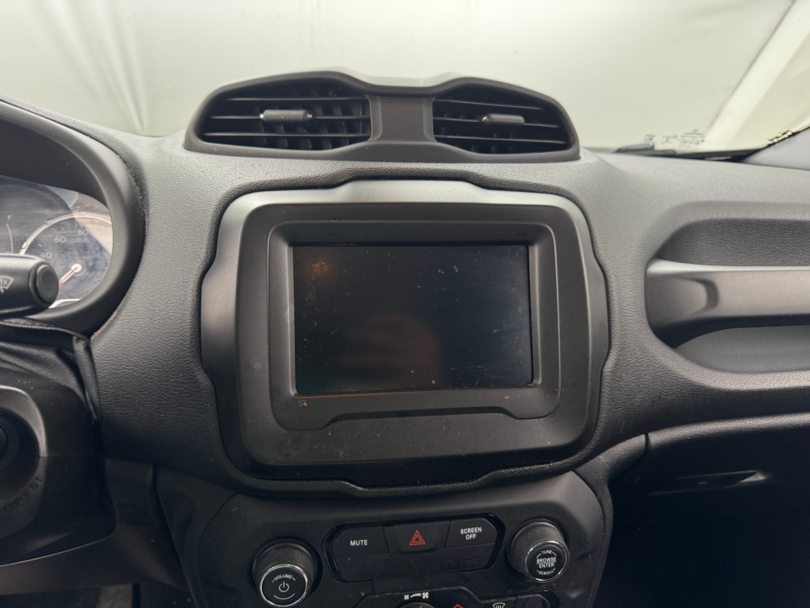 Thumbnail: 2020 Jeep Renegade - 4