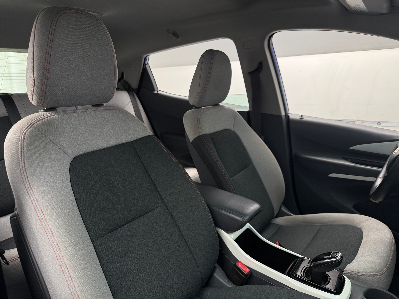 Thumbnail: 2017 Chevrolet Bolt EV - 2