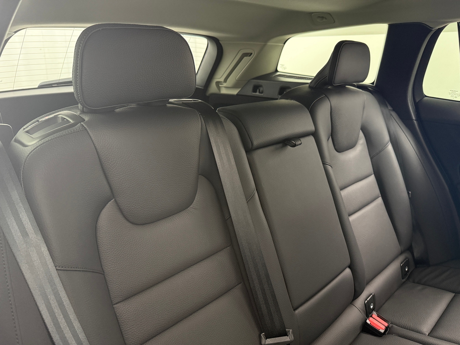 Thumbnail: 2025 Volvo V60 - 5