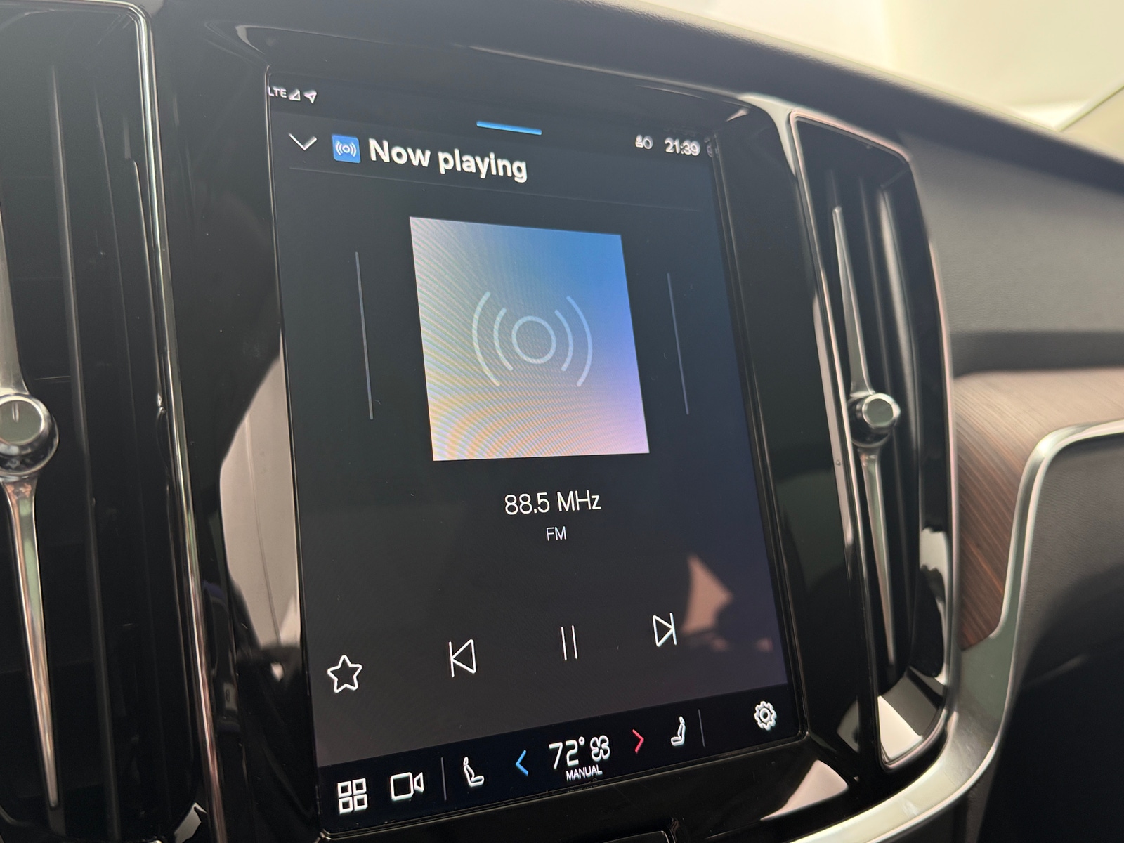 Thumbnail: 2025 Volvo V60 - 3