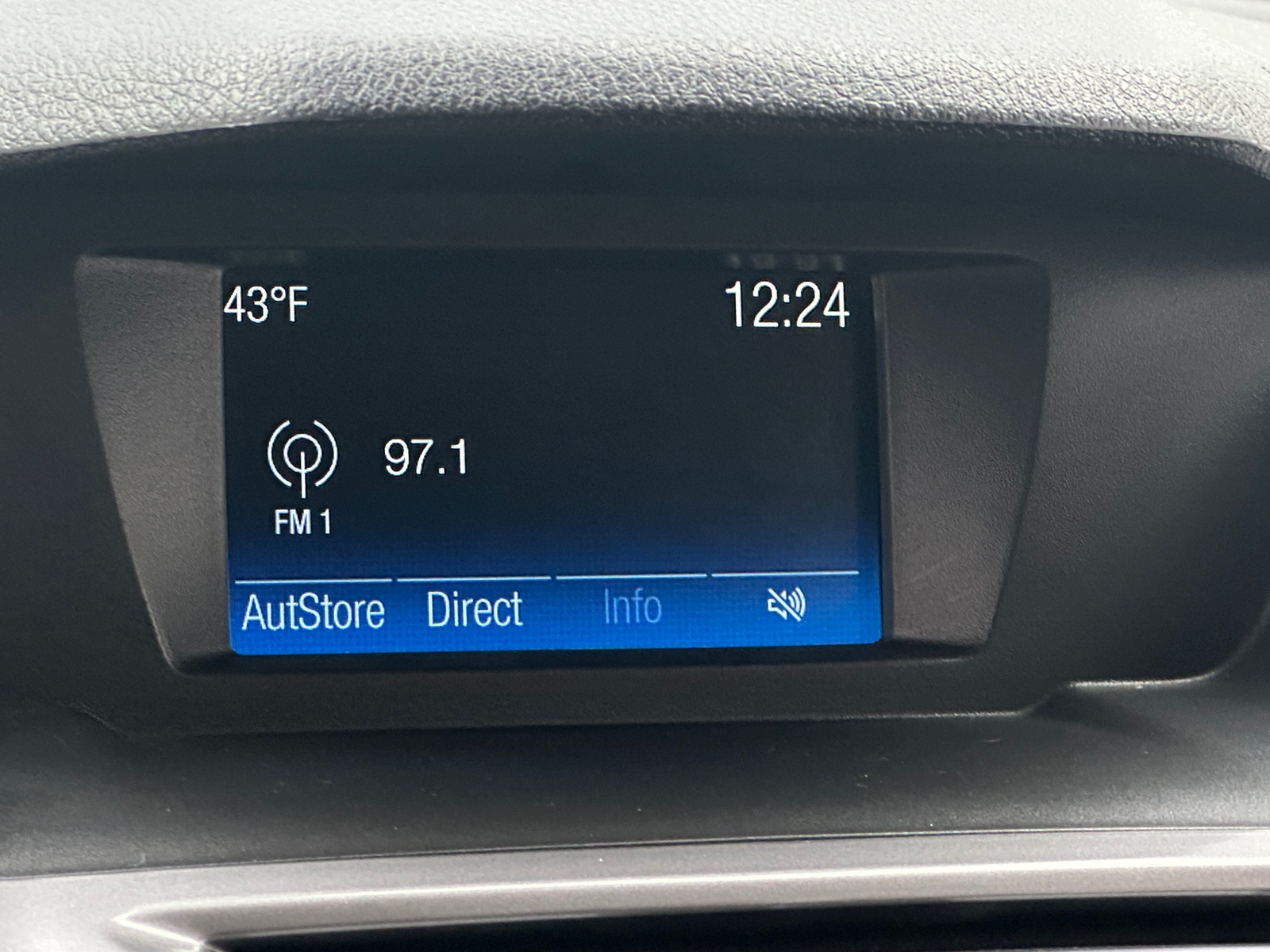 Thumbnail: 2017 Ford Transit Series - 4