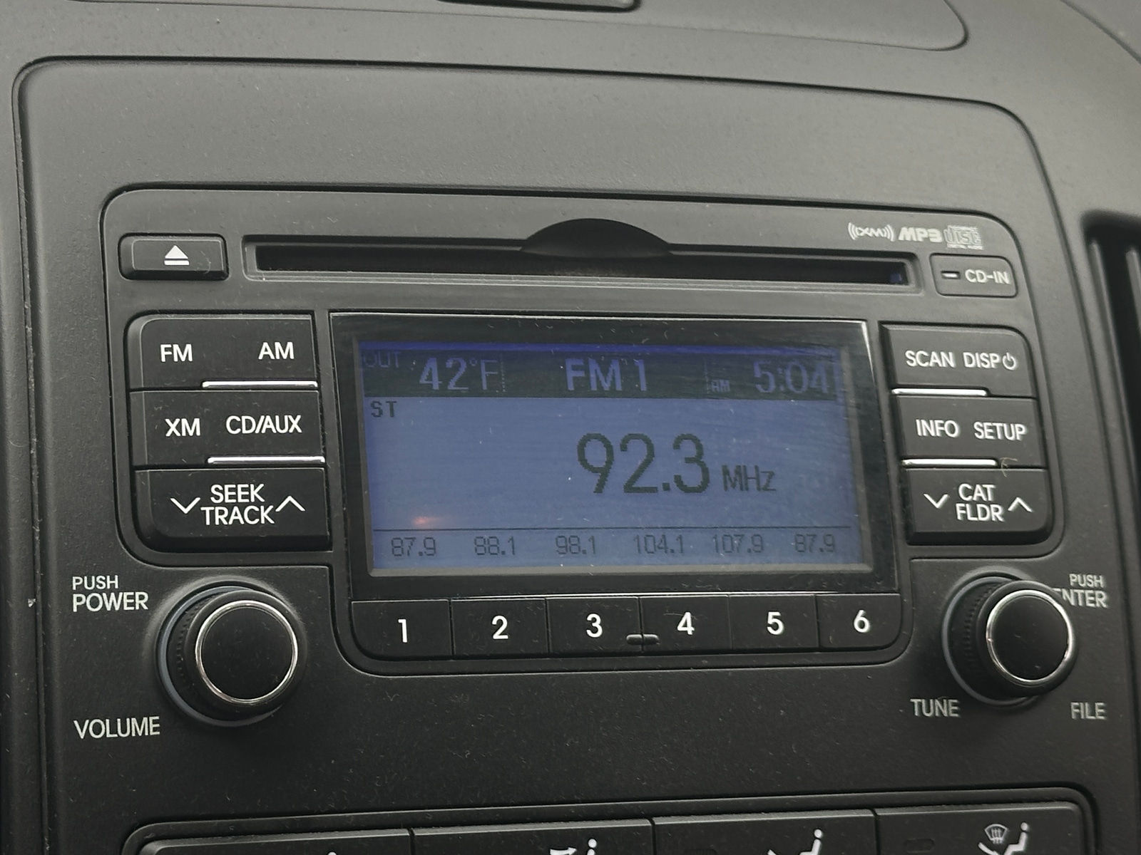 Thumbnail: 2010 Hyundai Elantra - 4