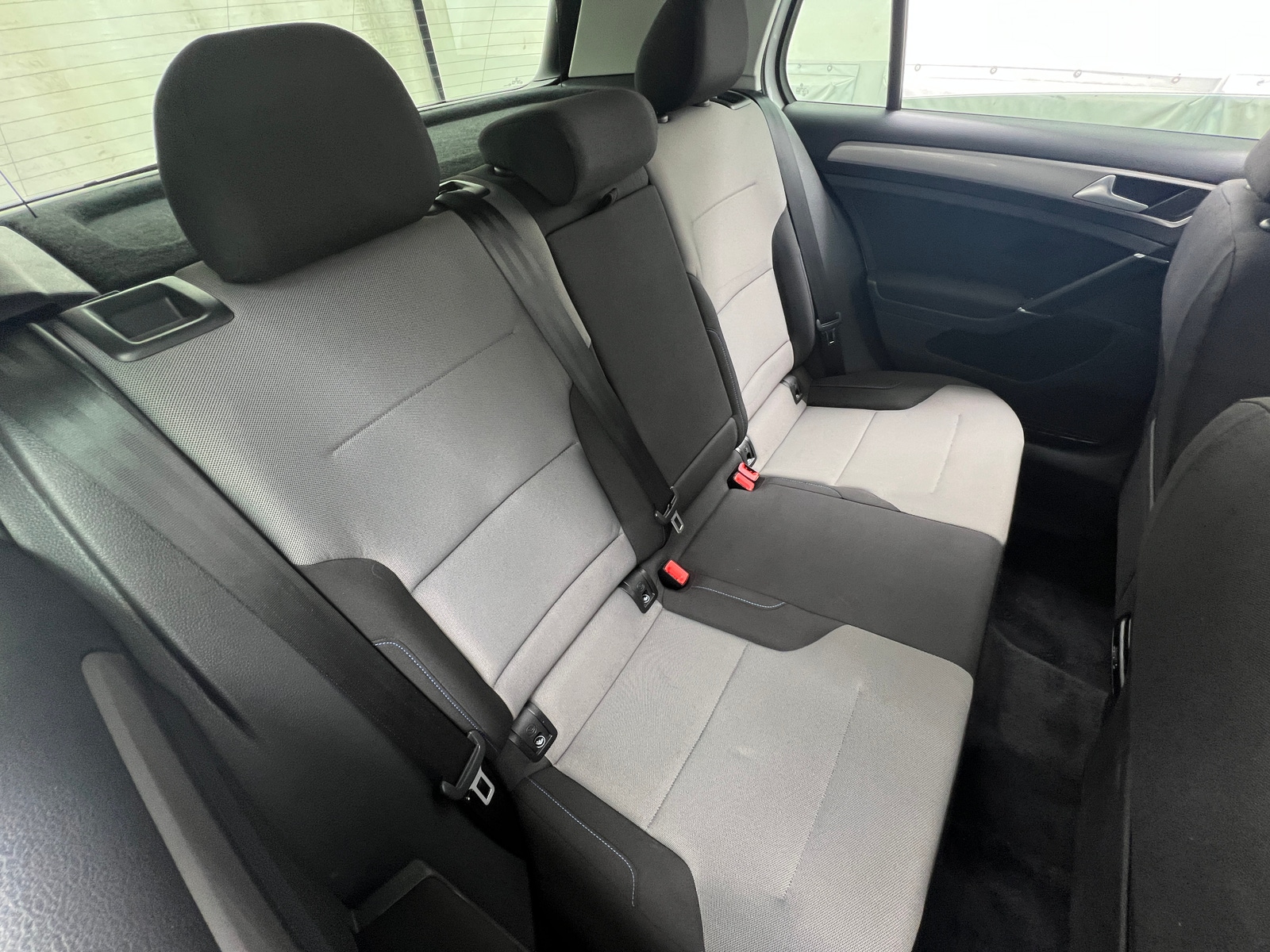 Thumbnail: 2016 Volkswagen e-Golf - 5