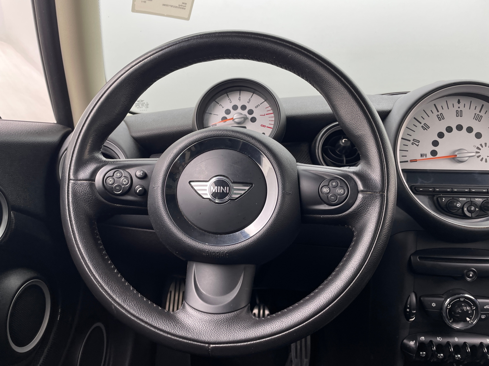 Thumbnail: 2011 MINI Cooper Hardtop - 5