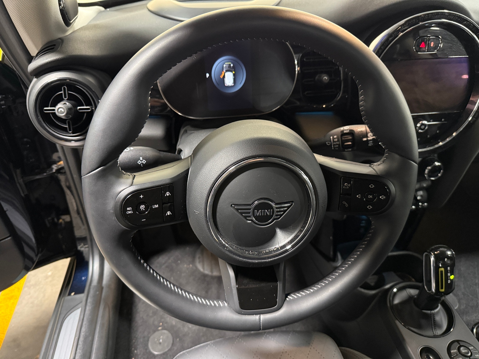 Thumbnail: 2024 MINI Cooper Hardtop - 4