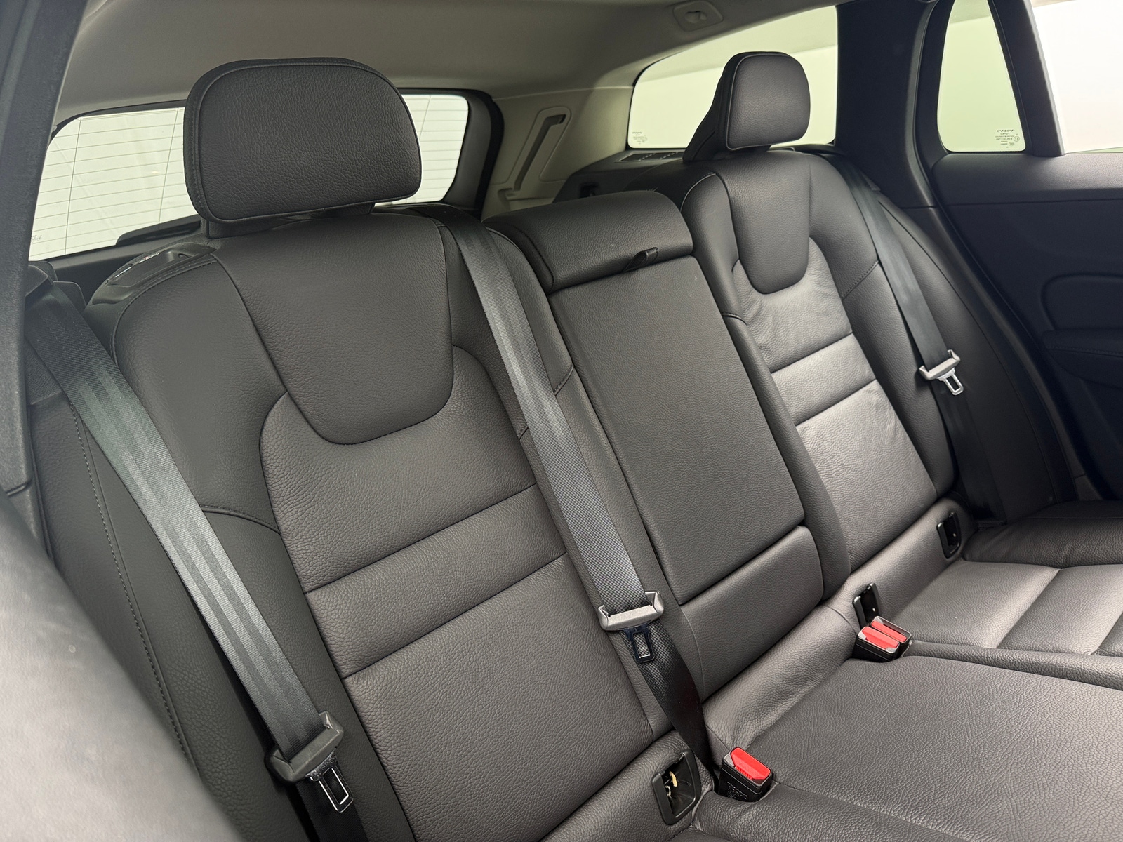 Thumbnail: 2025 Volvo V60 - 5