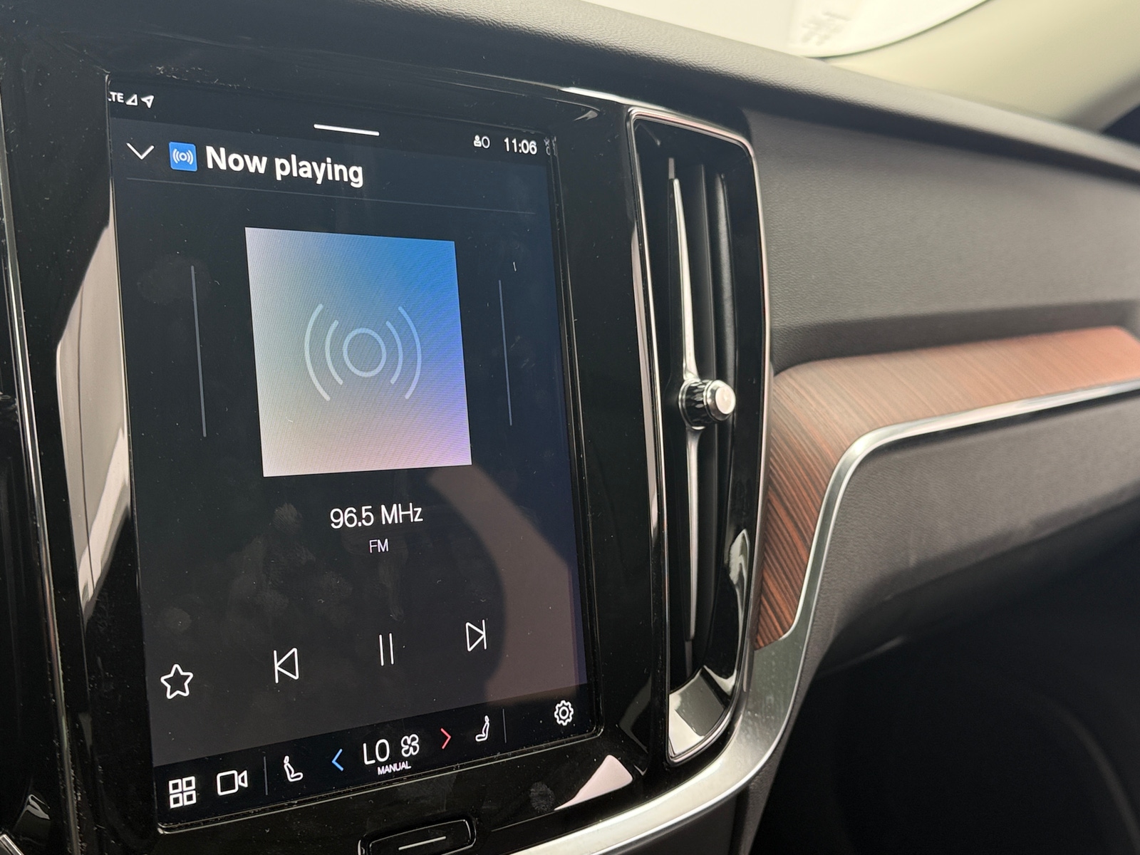 Thumbnail: 2025 Volvo V60 - 3