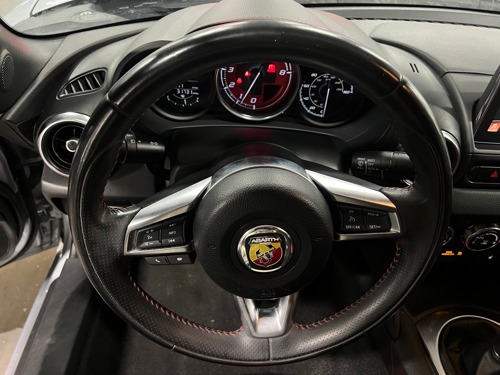 Thumbnail: 2018 Fiat 124 Spider - 4