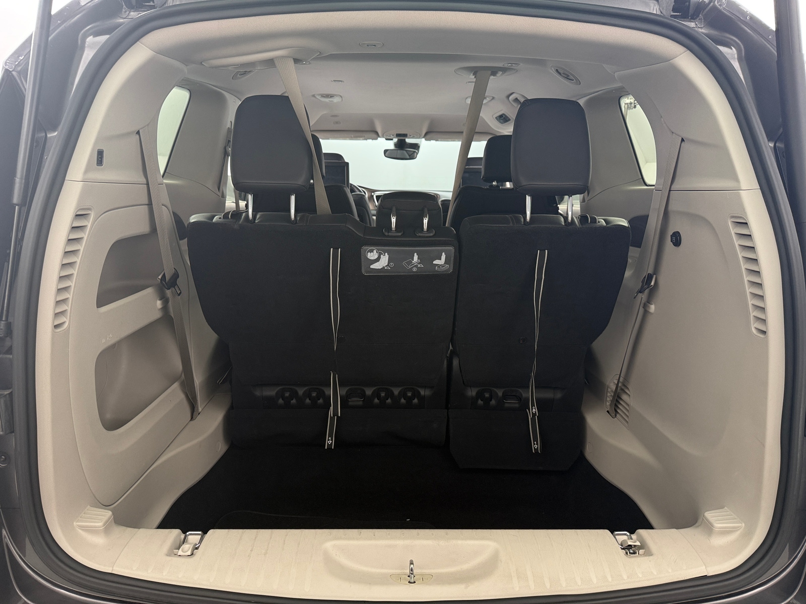 Thumbnail: 2018 Chrysler Pacifica - 6