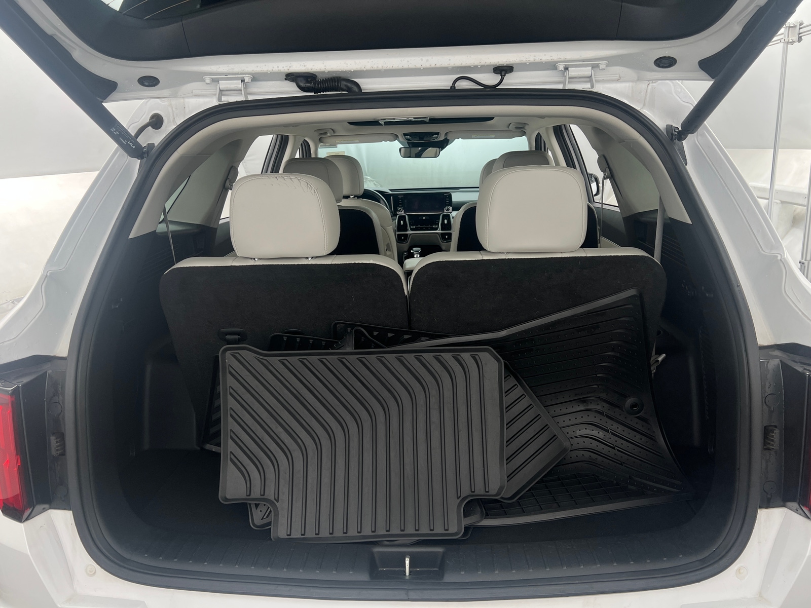 Thumbnail: 2023 Kia Sorento - 6