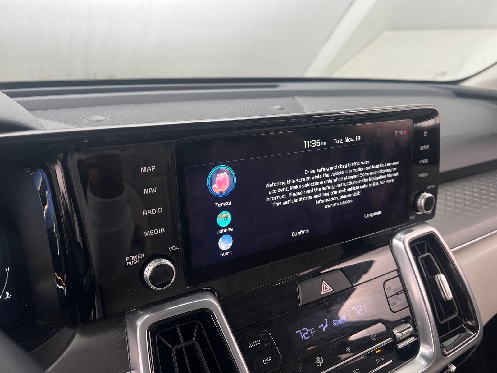 Thumbnail: 2023 Kia Sorento - 3