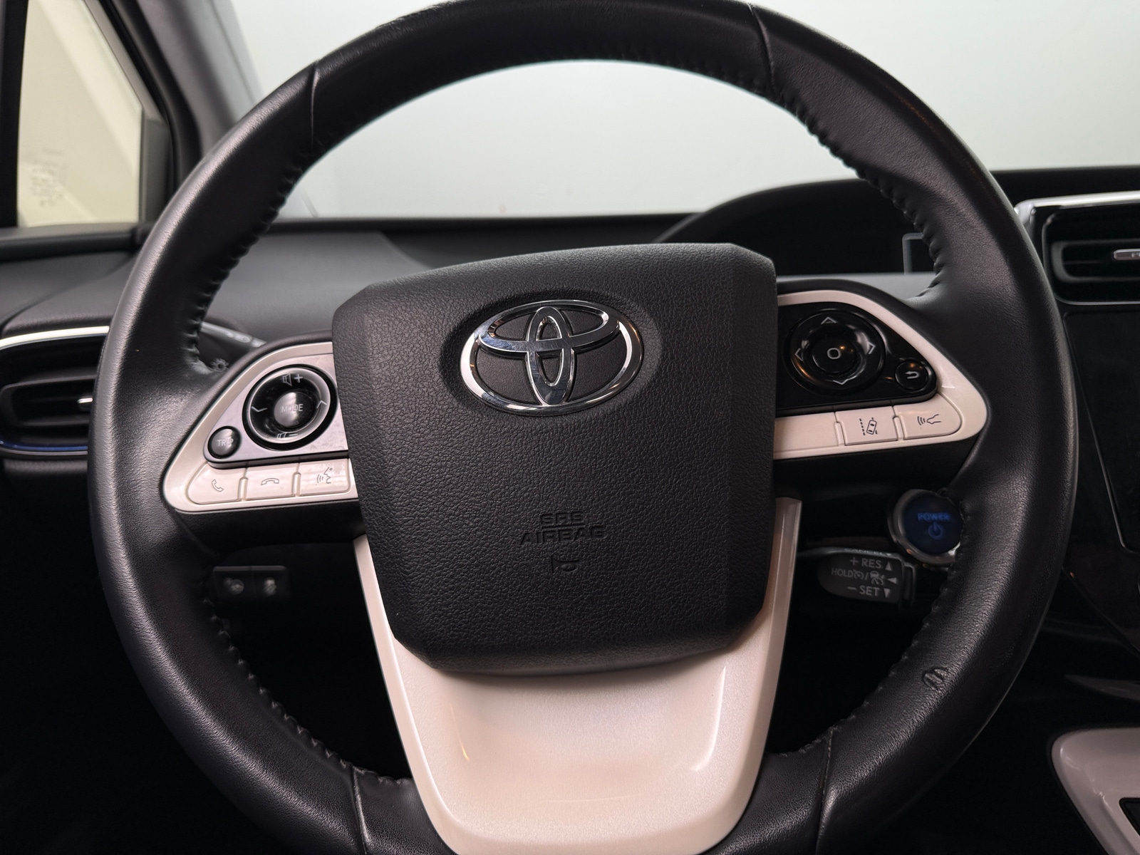 Thumbnail: 2018 Toyota Prius - 5