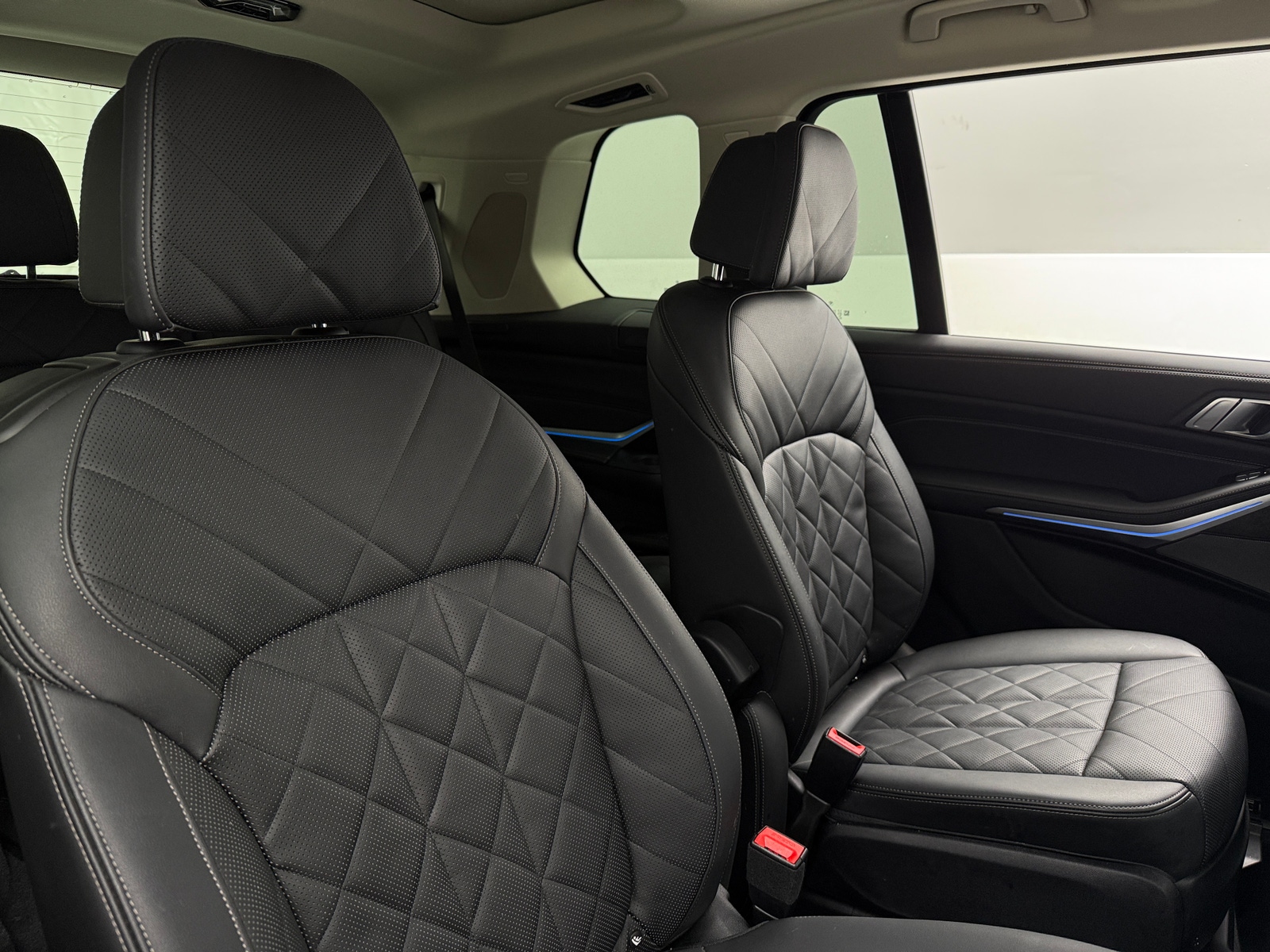 Thumbnail: 2023 BMW X7 - 5