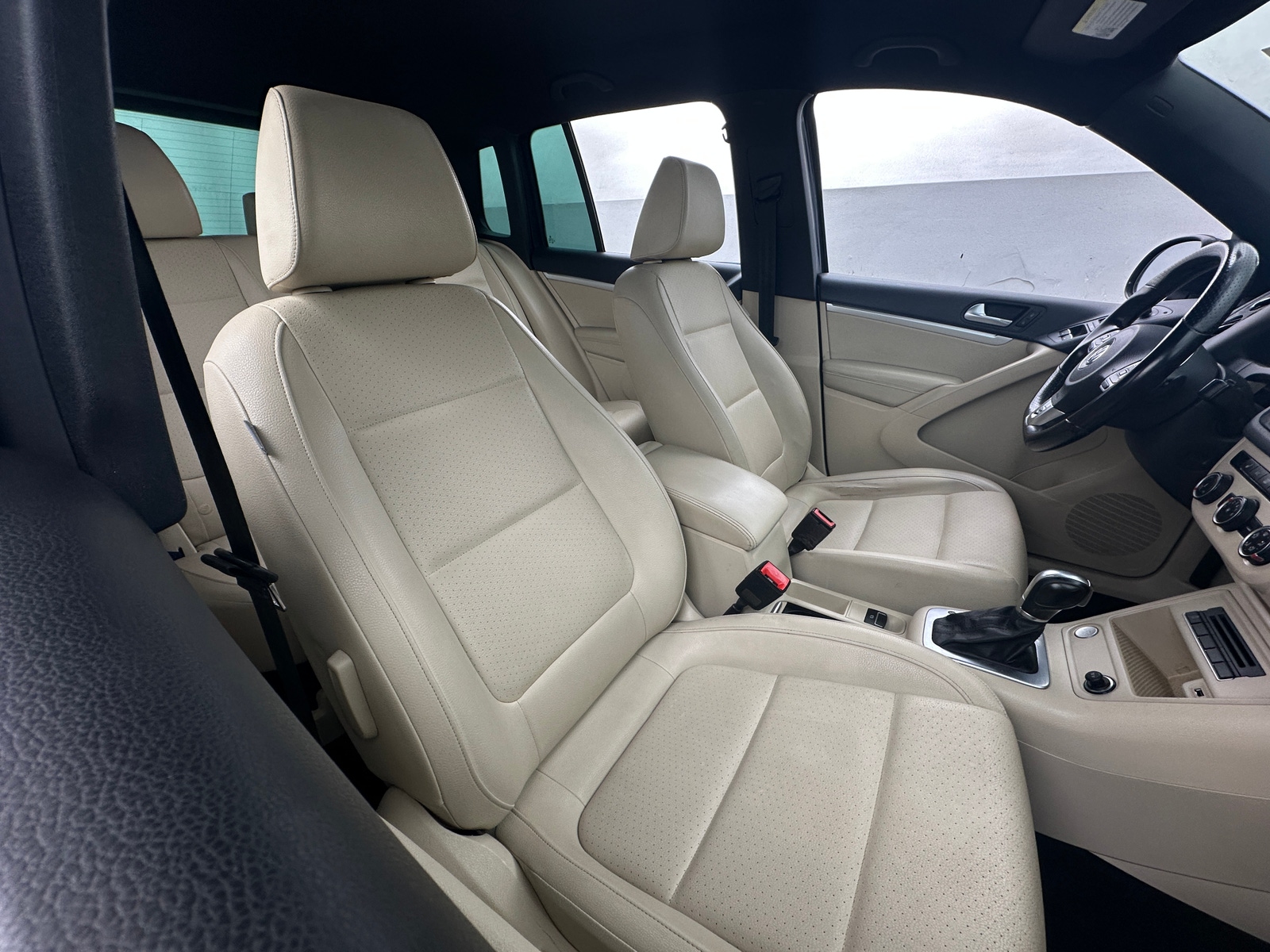 Thumbnail: 2016 Volkswagen Tiguan - 2