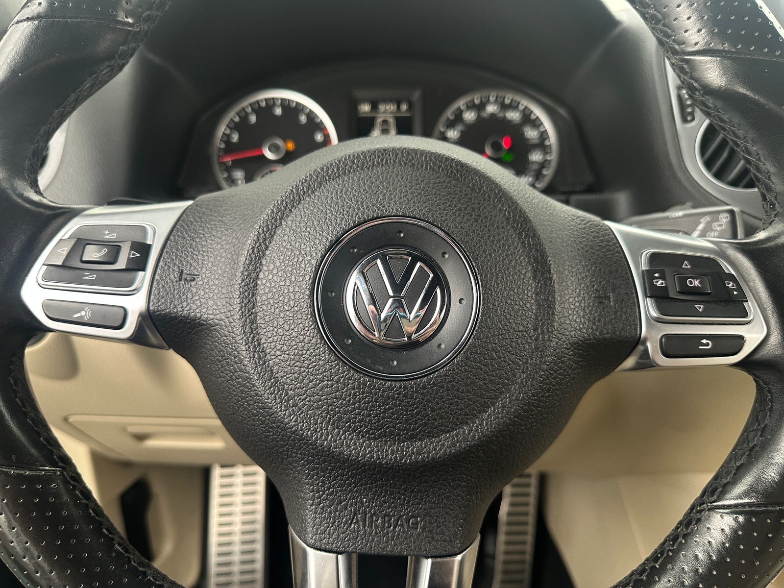 Thumbnail: 2016 Volkswagen Tiguan - 5