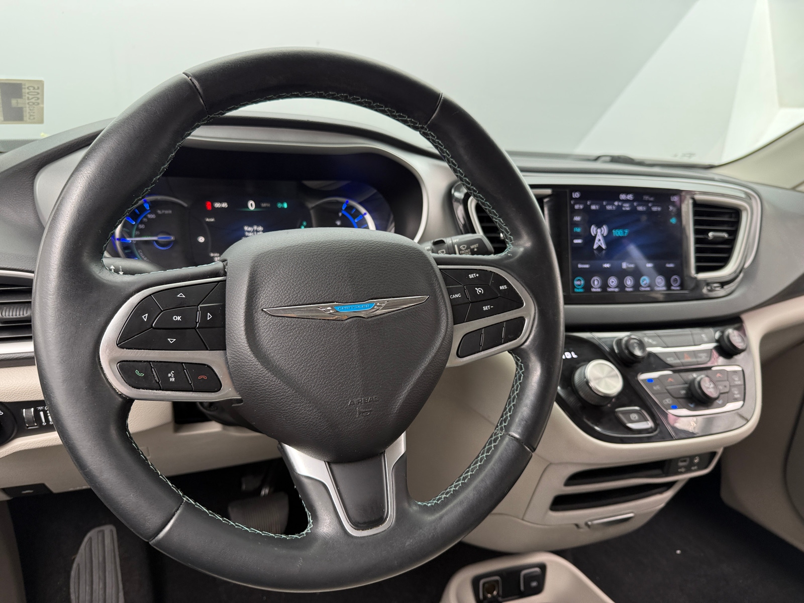 Thumbnail: 2018 Chrysler Pacifica - 4