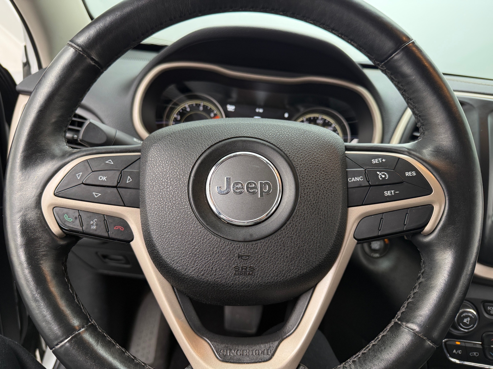Thumbnail: 2016 Jeep Cherokee - 4