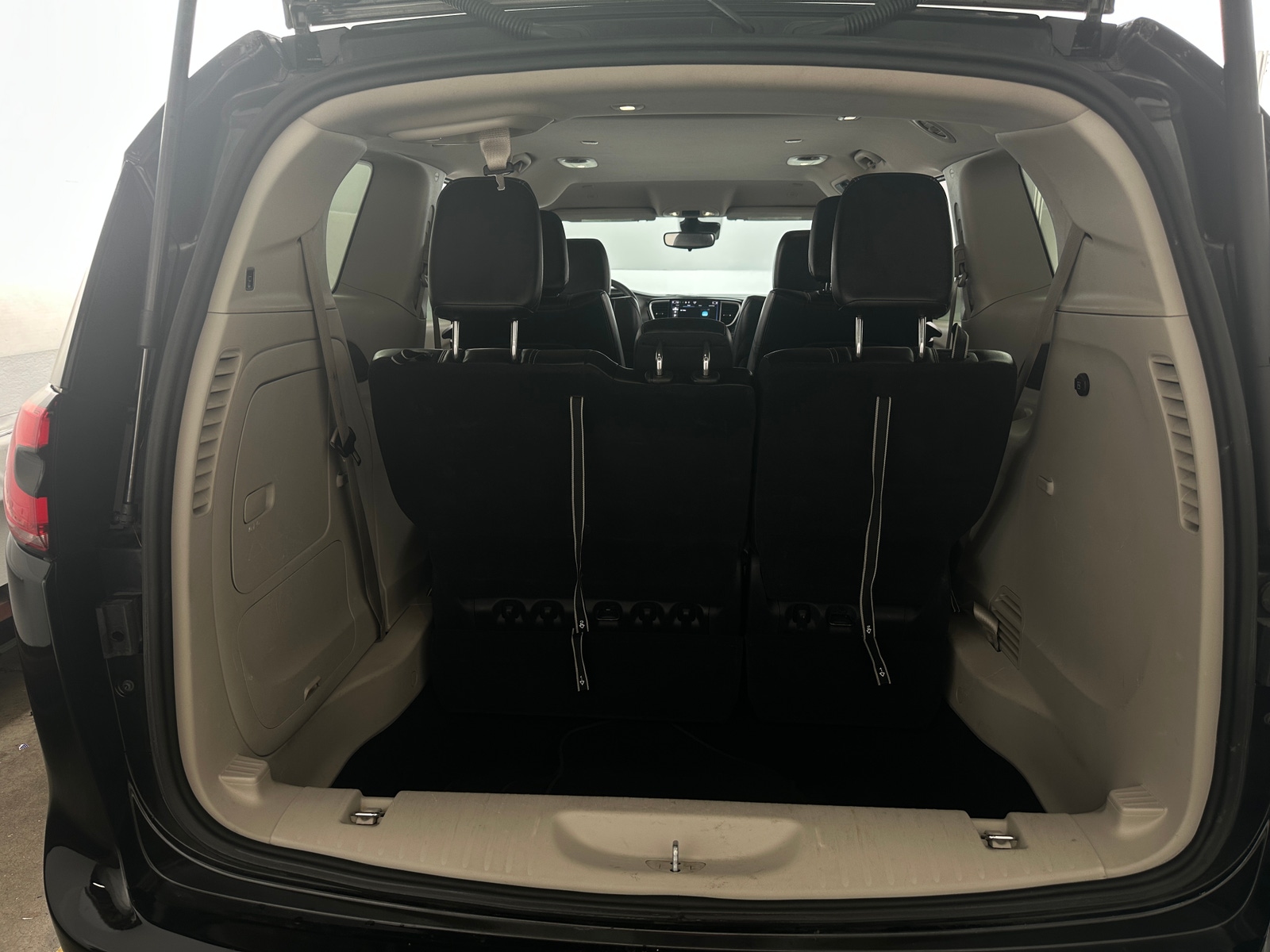 Thumbnail: 2023 Chrysler Pacifica - 6