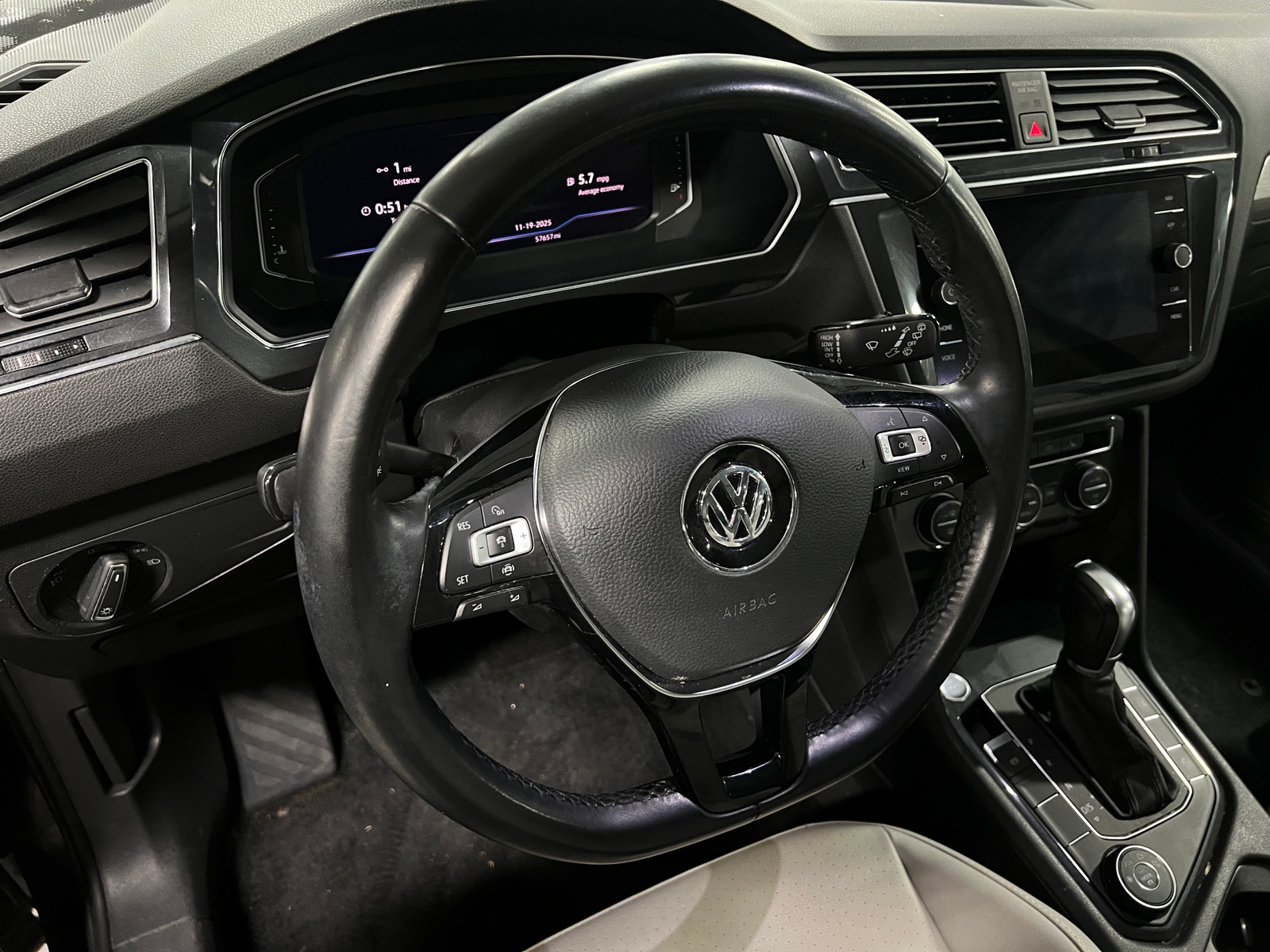 Thumbnail: 2019 Volkswagen Tiguan - 4