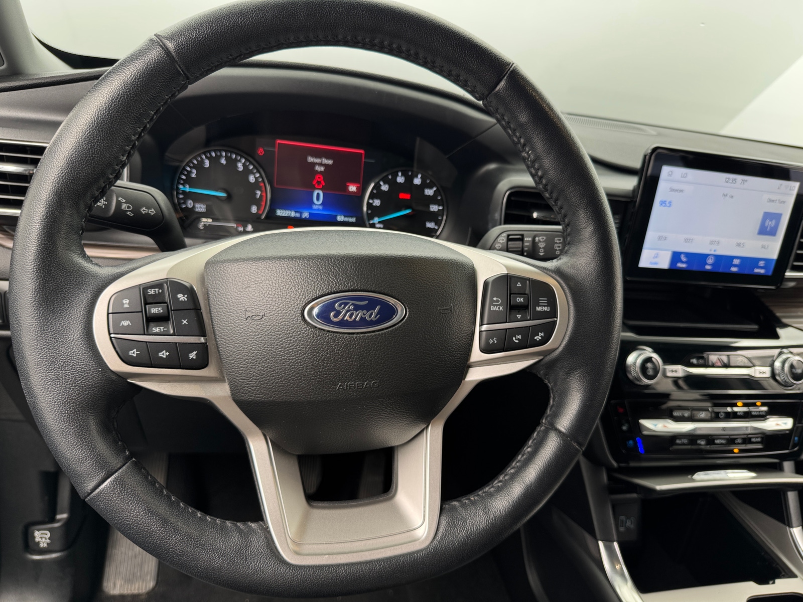 Thumbnail: 2023 Ford Explorer - 4